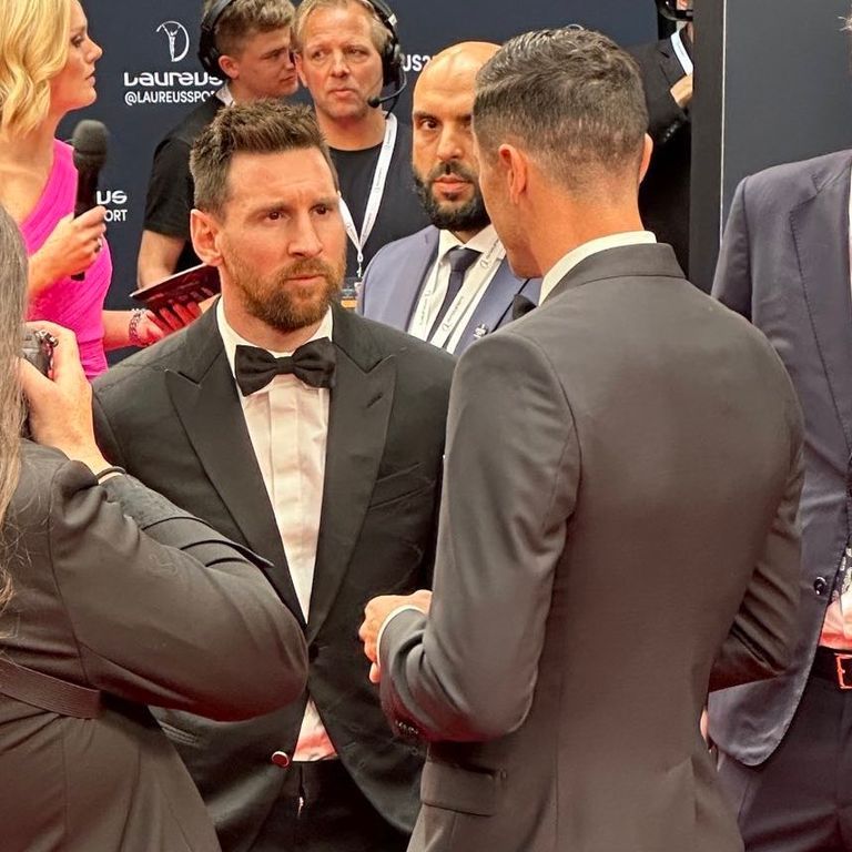 ليونيل ميسي وروبرت ليفاندوفسكي ليونيل ميسي وروبرت ليفاندوفسكي