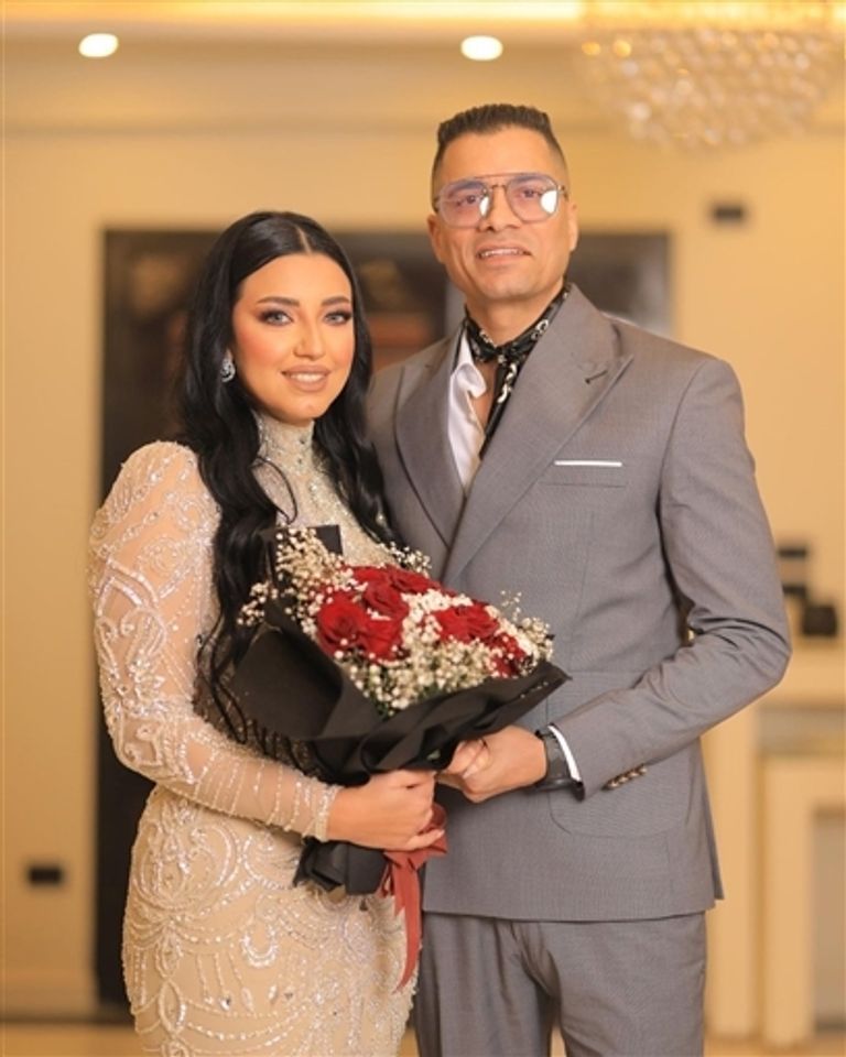 حسن شاكوش وزوجته ريم طارق