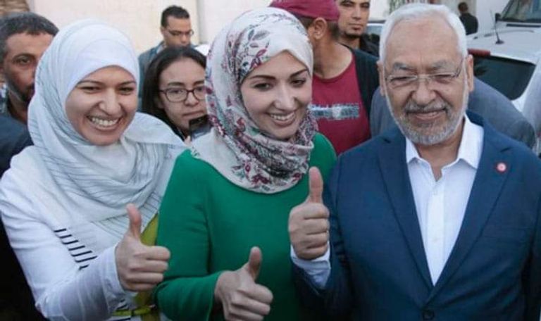 راشد الغنوشي مع زوجته واثنتين من بناته - أرشيفية