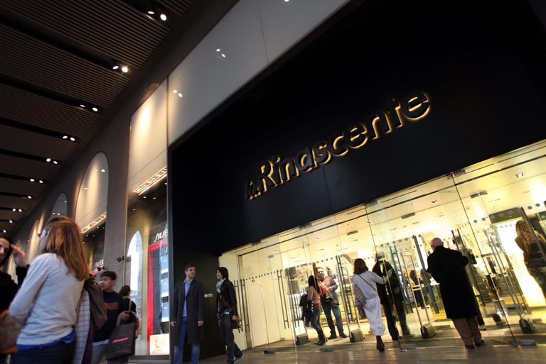 مركز تسوق "La Rinascente" أحد أفضل مراكز التسوق في باري أماكن التسوق في باري.. أفضل 5 عناصر للمتسوقين