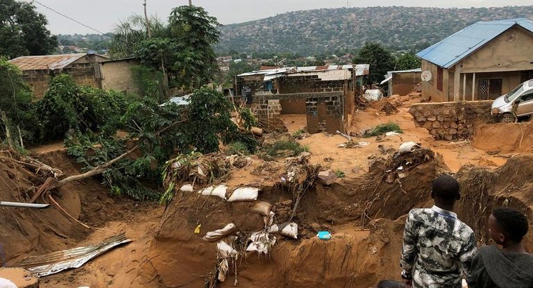 آثار الانهيار الأرضي في الكونغو