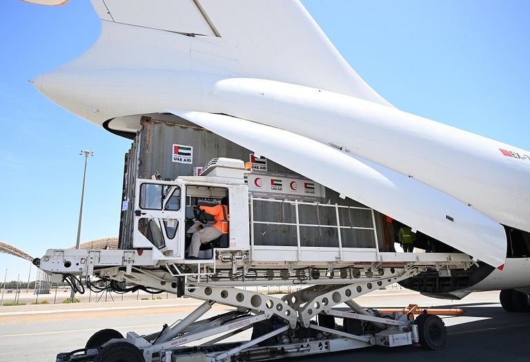 طائرة مساعدات إماراتية إلى السودان