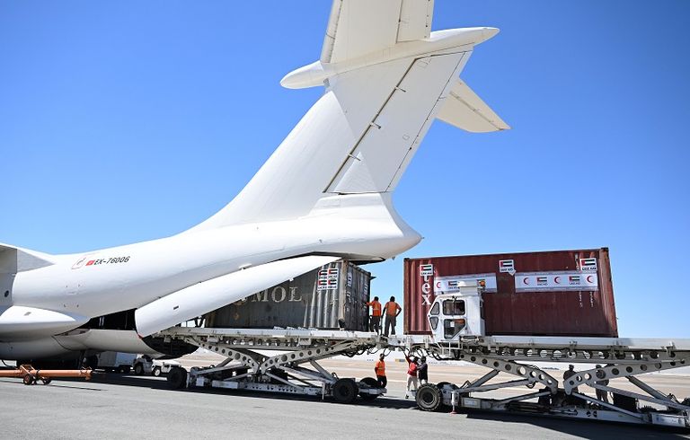 طائرة مساعدات إماراتية إلى السودان