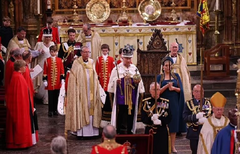 بيني موردونت خلال تتويج تشارلز