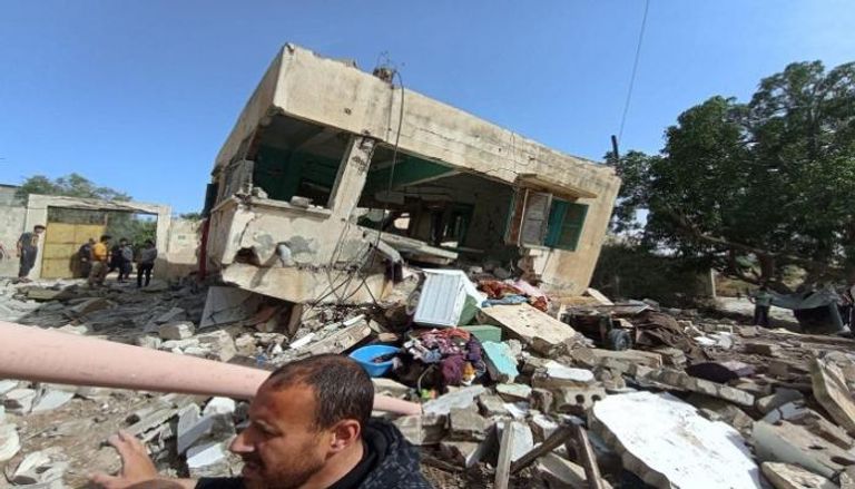 منزل أحمد أبو دقة بعد قصفه