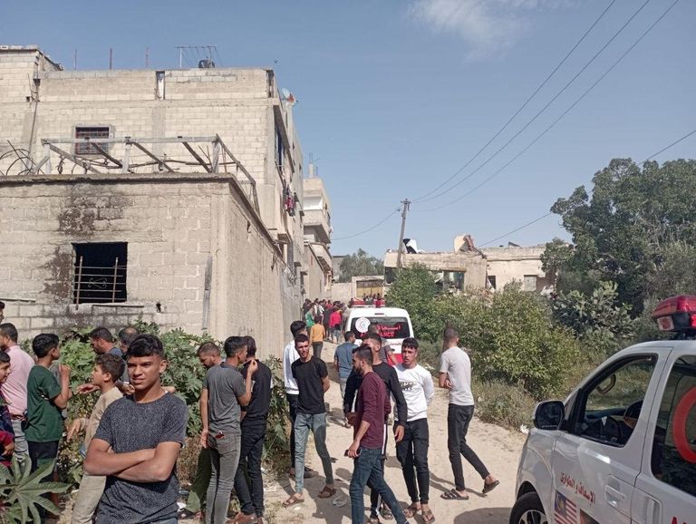 منزل أحمد أبو دقة بعد قصفه