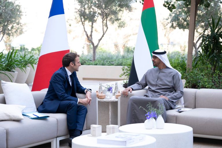 الشيخ محمد بن زايد آل نهيان مع الرئيس الفرنسي ماكرون الشيخ محمد بن زايد آل نهيان مع الرئيس الفرنسي ماكرون