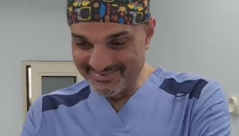 لقطة من الفيديو للطبيب المصري 