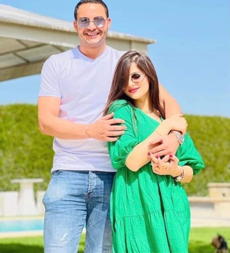 اللاعب التونسي عمار الجمل وطليقته