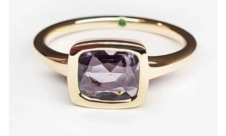 سرقة خاتم ليلي كولينز