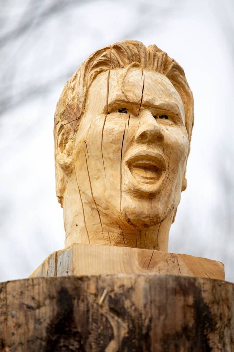 تمثال هالاند 