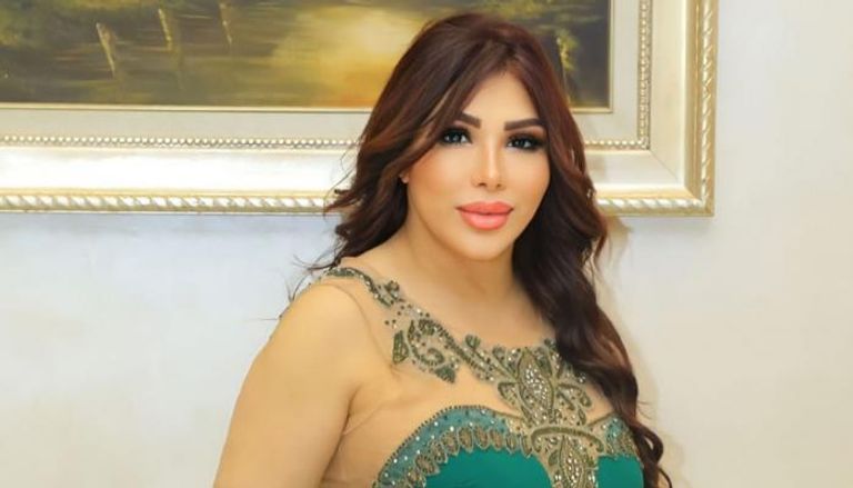 الفنانة غادة إبراهيم 