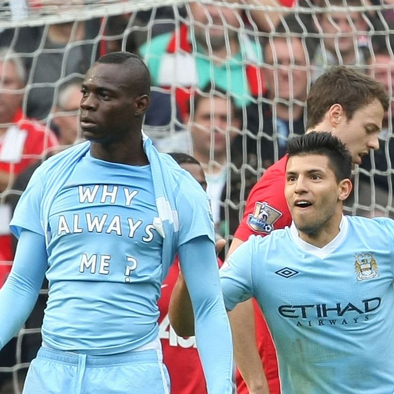 ماريو بالوتيلي في مانشستر سيتي الإيطالي ماريو بالوتيلي