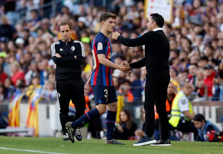 تشافي هرنانديز مدرب برشلونة