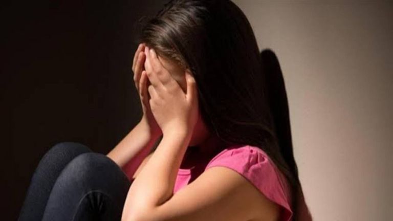 الفتاة استغاثت على مواقع التواصل الاجتماعي- أرشيفية