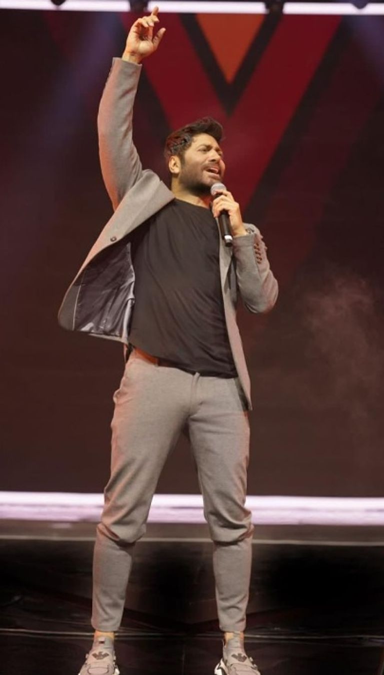تامر حسني أثناء الحفل