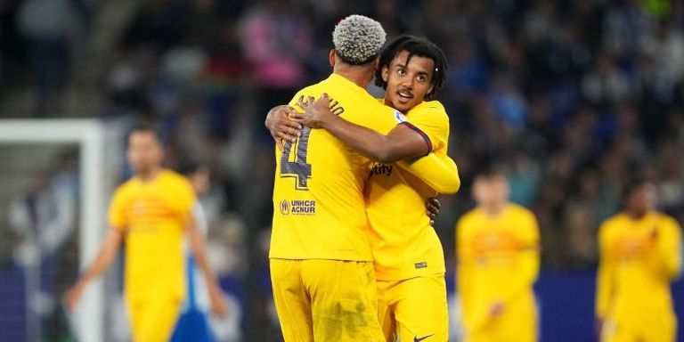 كوندي وأراوخو في برشلونة برشلونة بطل الدوري الإسباني 2022-2023