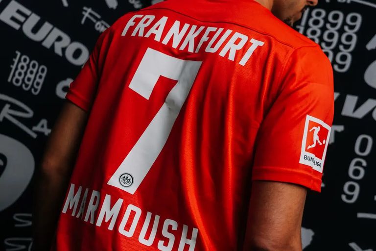 عمر مرموش بقميص آينتراخت فرانكفورت