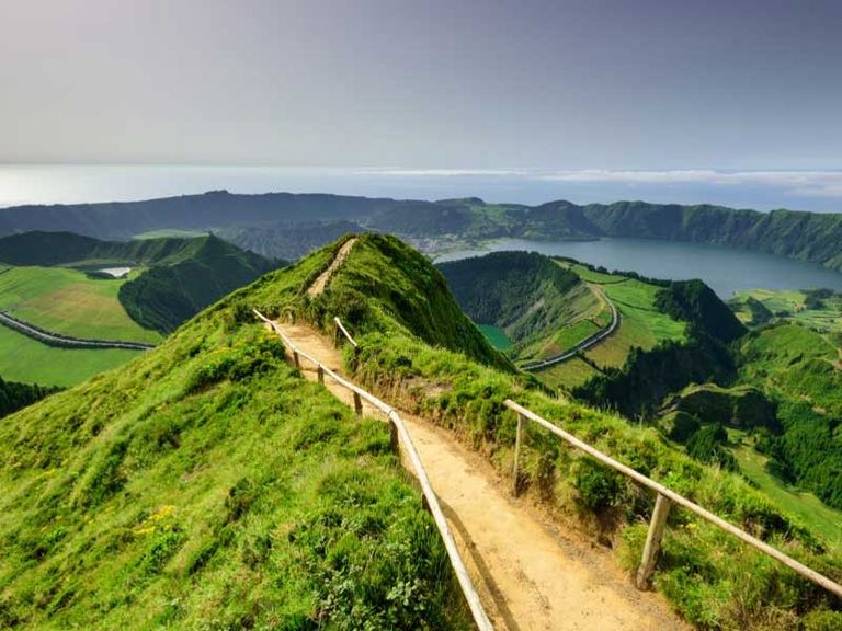 جزيرة كريسوس أحد أماكن السياحة في جزر الأزور السياحة في جزر الأزور…. وأهم 8 أنشطة سياحية يمكن ممارستها