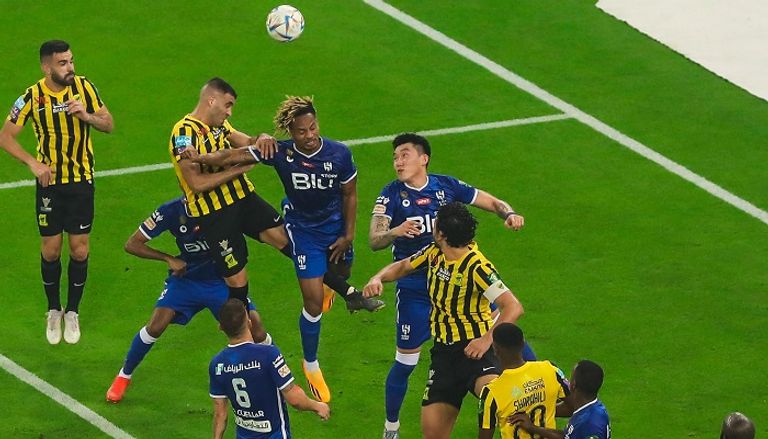 مباراة الهلال والاتحاد - أرشيفية نونو اسبريتو سانتو مدرب الاتحاد