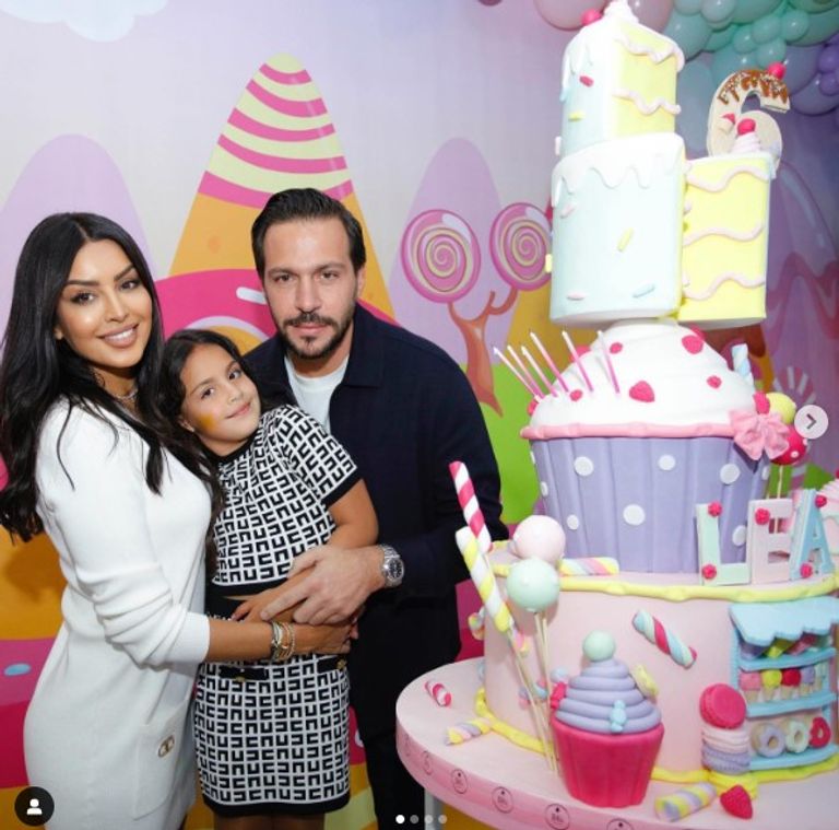 الفنانة الجزائرية أمل بوشوشة