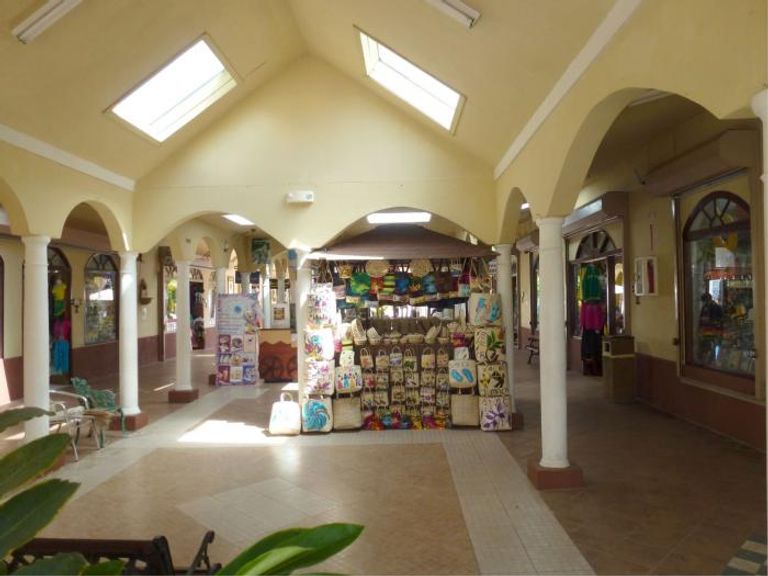 مول تايم سكوير أحد أفضل مراكز التسوق في جامايكا أماكن التسوق في جامايكا