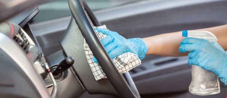كيفية الحفاظ على نظافة السيارة وتنظيفها بشكل صحيح