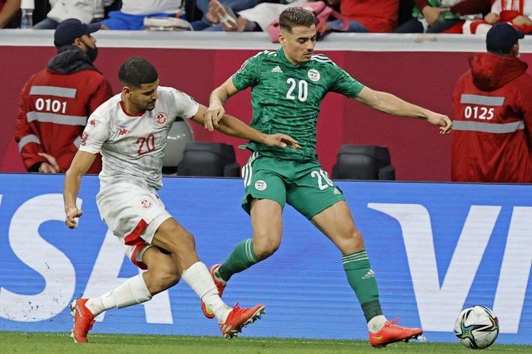 إلياس شتي مع الجزائر في كأس العرب إلياس شتي لاعب أنجيه