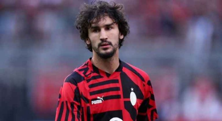 ياسين عدلي لاعب ميلان منتخب الجزائر