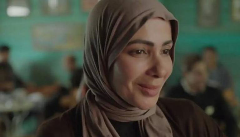 الفنانة منى زكي