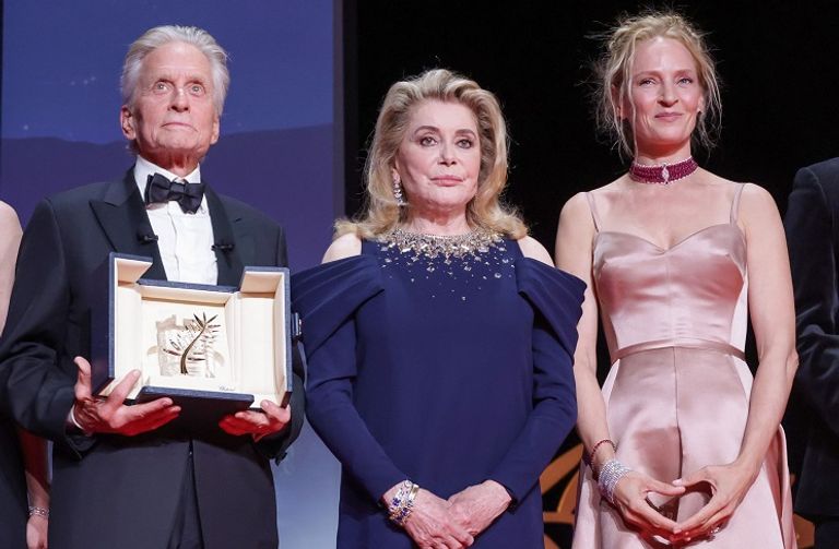 مايكل دوغلاس على السجادة الحمراء