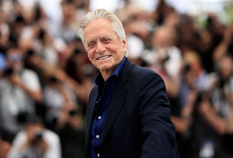 مايكل دوغلاس على السجادة الحمراء