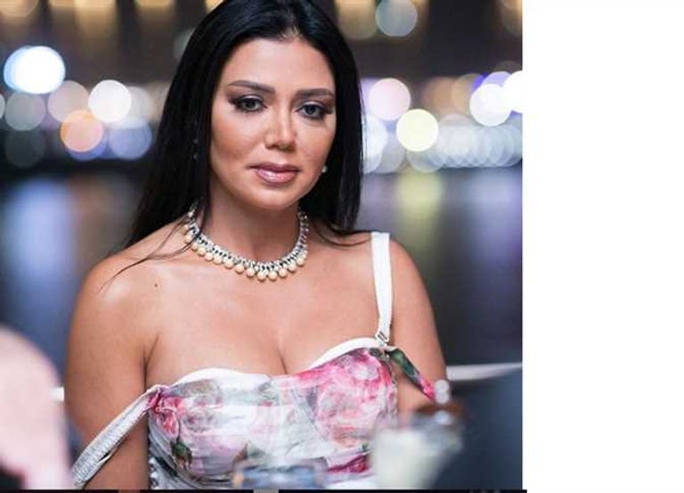 الفنانة رانيا يوسف