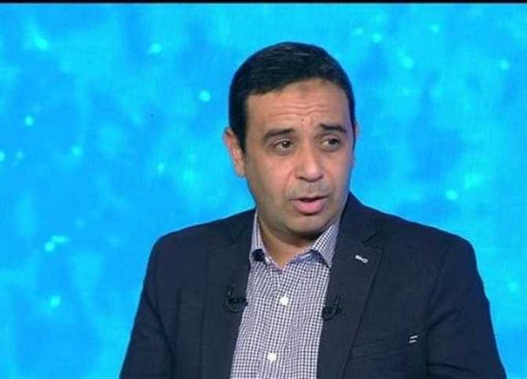 سمير محمود عثمان الخبير التحكيمي المصري حكم كرة القدم المساعد - صورة أرشيفية