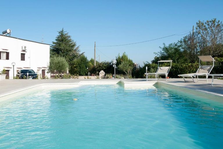 منتجع كازا بادرونال بيترا بيانكا أحد أفضل المنتجعات في باري إيطاليا