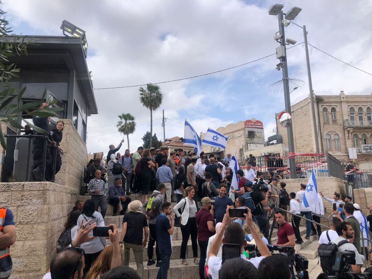 مسيرة الأعلام