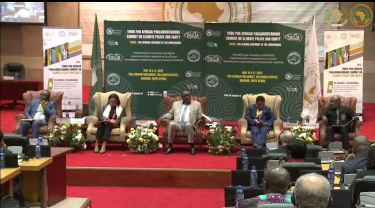 القمة الثالثة للبرلمانيين الأفارقة حول سياسة المناخ والعدالة المناخية القمة الثالثة للبرلمانيين الأفارقة حول سياسة المناخ والعدالة المناخية