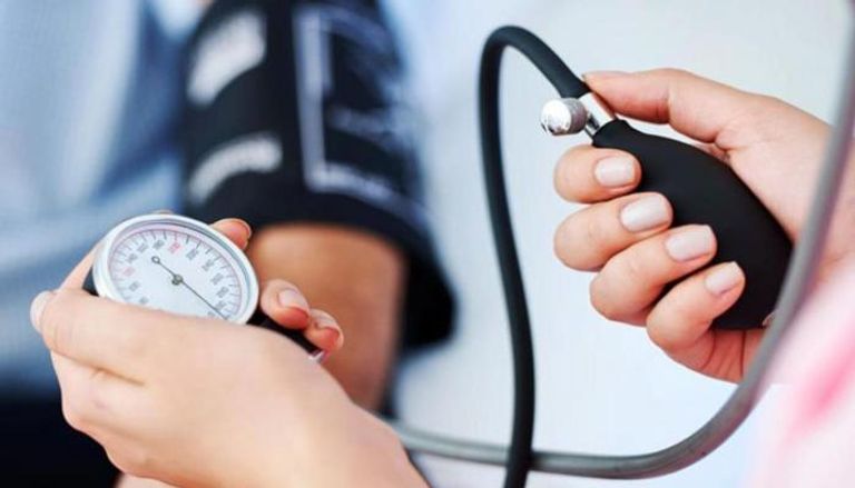 قياس ضغط الدم - أرشيفية
