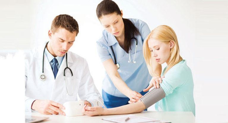 قياس ضغط الدم - أرشيفية