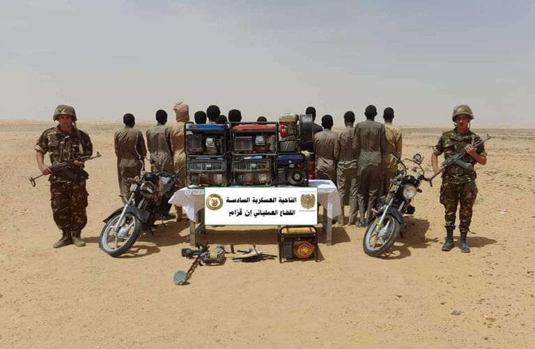 جانب من المتهمين المضبوطين