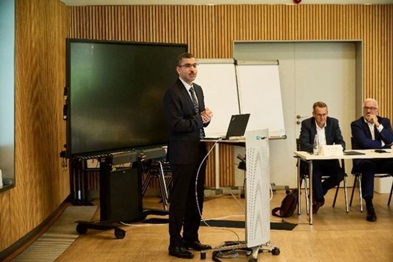 جانب من القمة العالمية للهيدروجين بهولندا