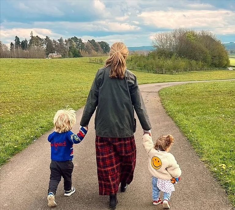 جونسون وزوجته كاري