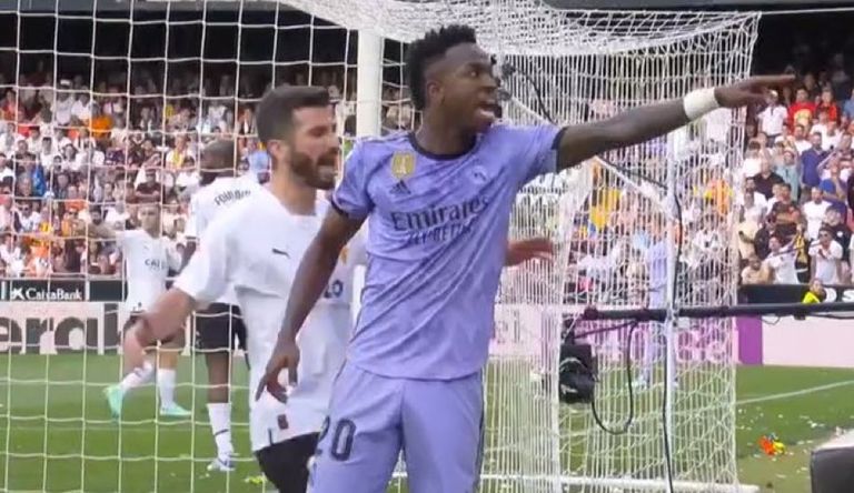 فينيسيوس جونيور في مباراة فالنسيا وريال مدريد