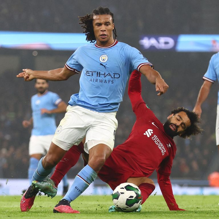 آكي وصلاح  بيب غوارديولا