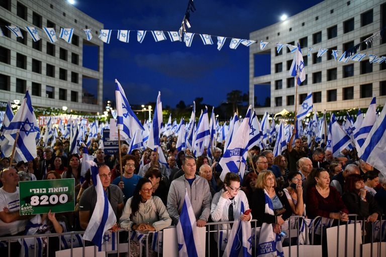 جانب من الاحتجاجات الليلة في تل أبيب