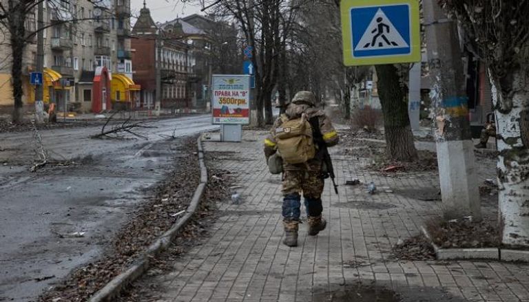 جندي أوكراني في باخموت - أرشيفية