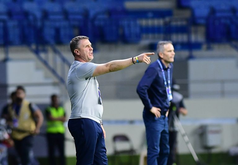 ريبروف مدرب العين خلال مواجهة النصر من مباراة العين والنصر في كأس الرابطة