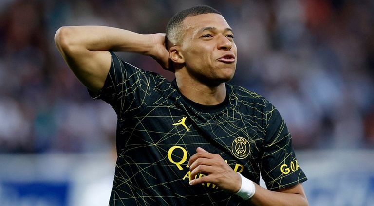 كيليان مبابي نجم باريس سان جيرمان الفرنسي