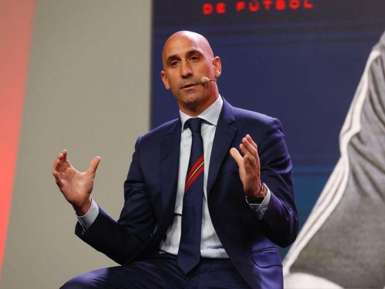 لويس روبياليس رئيس الاتحاد الإسباني لكرة القدم فينيسيوس جونيور نجم ريال مدريد