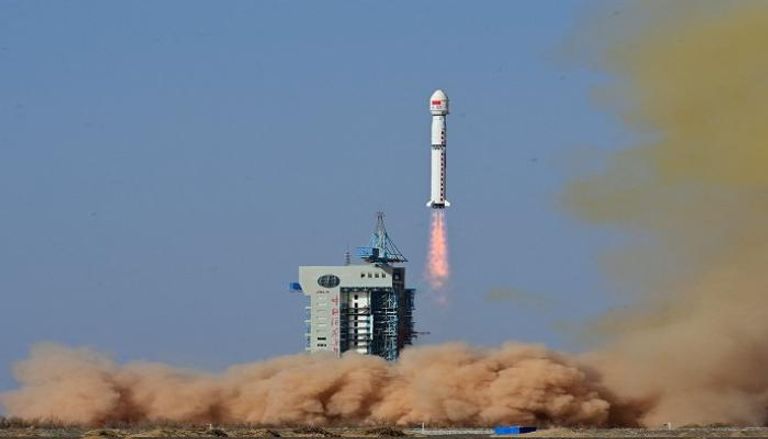 إطلاق صاروخ صيني إلى الفضاء